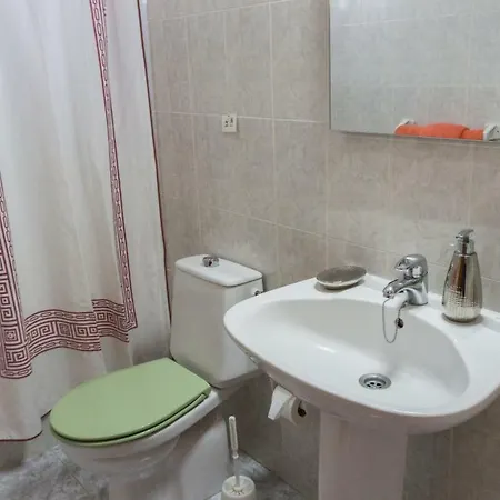 La Rivera Apartment *